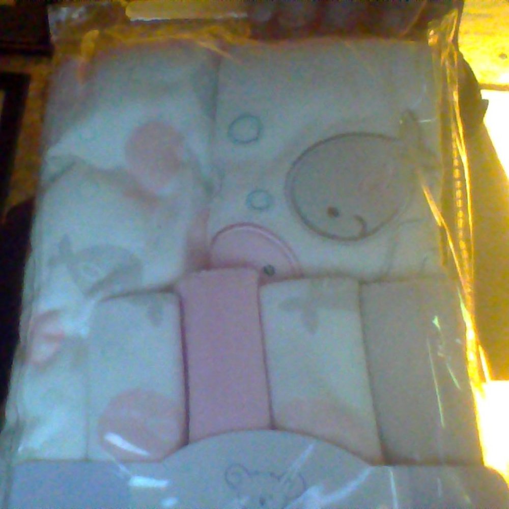 Koalababy 2 hooded towels &4 washcloths new